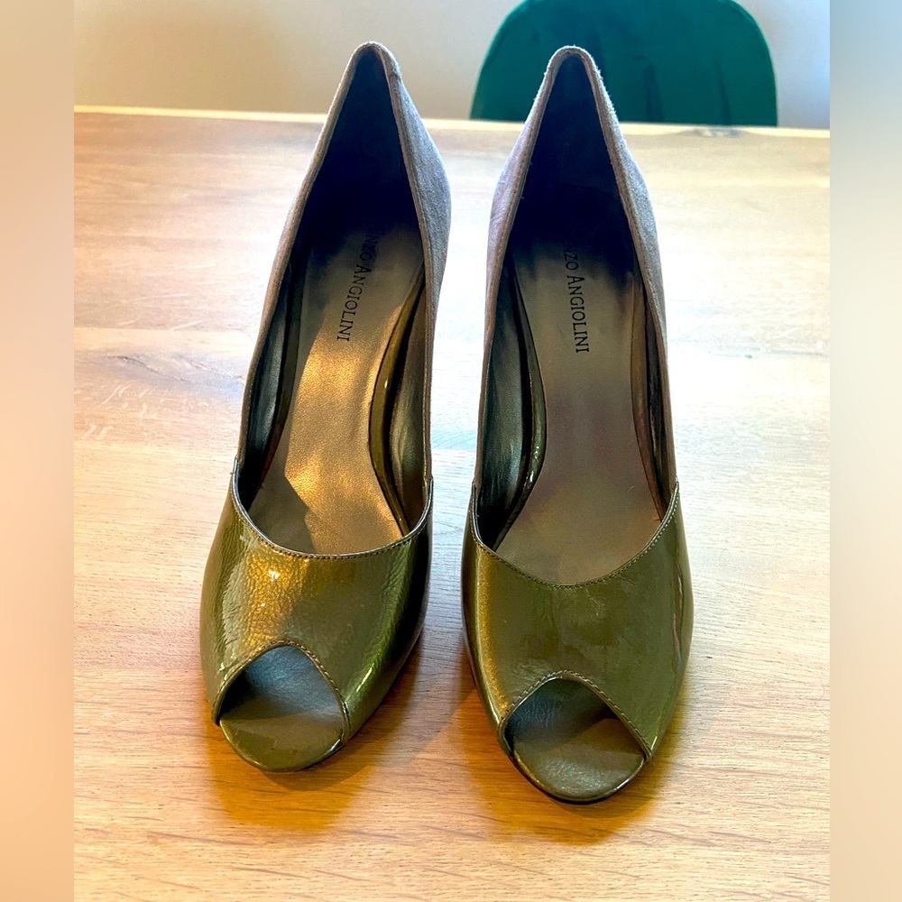 Gorgeous Like New Silver Heels - Picture 2 of 3